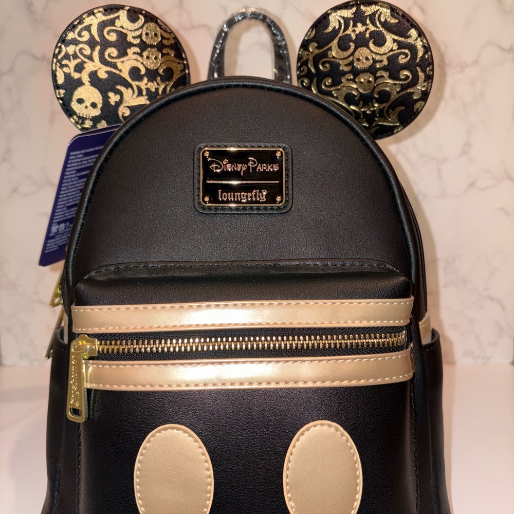 Loungefly MICKEY MOUSE THE MAIN ATTRACTION Pirates of the Caribbean Backpack NWT